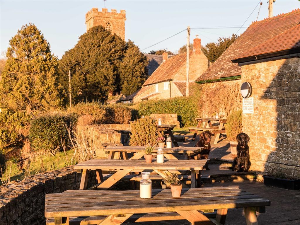 Three Horseshoes Inn Powerstock Extérieur photo