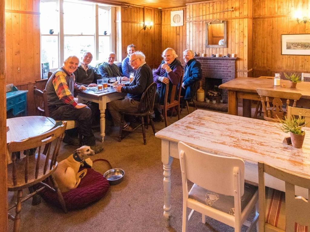 Three Horseshoes Inn Powerstock Extérieur photo